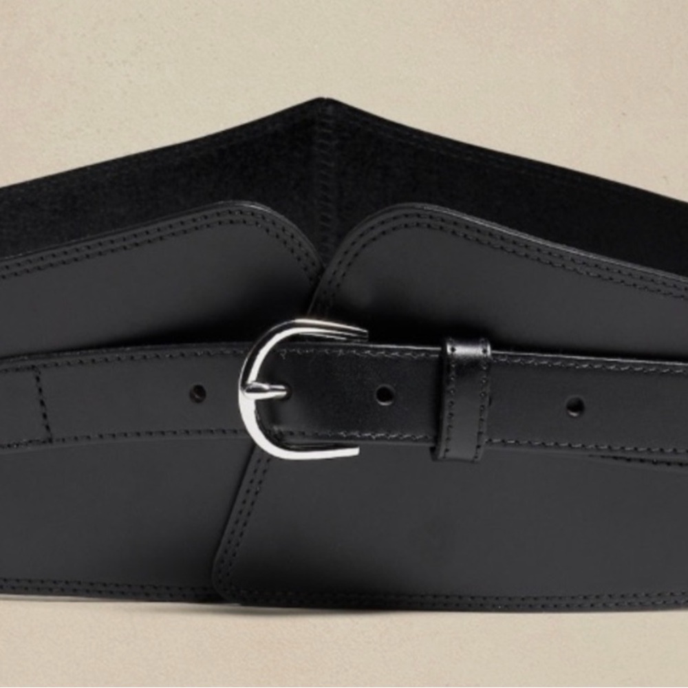 NWT BANANA REPUBLIC LEATHER CORSET WAIST BELT
Best Seller